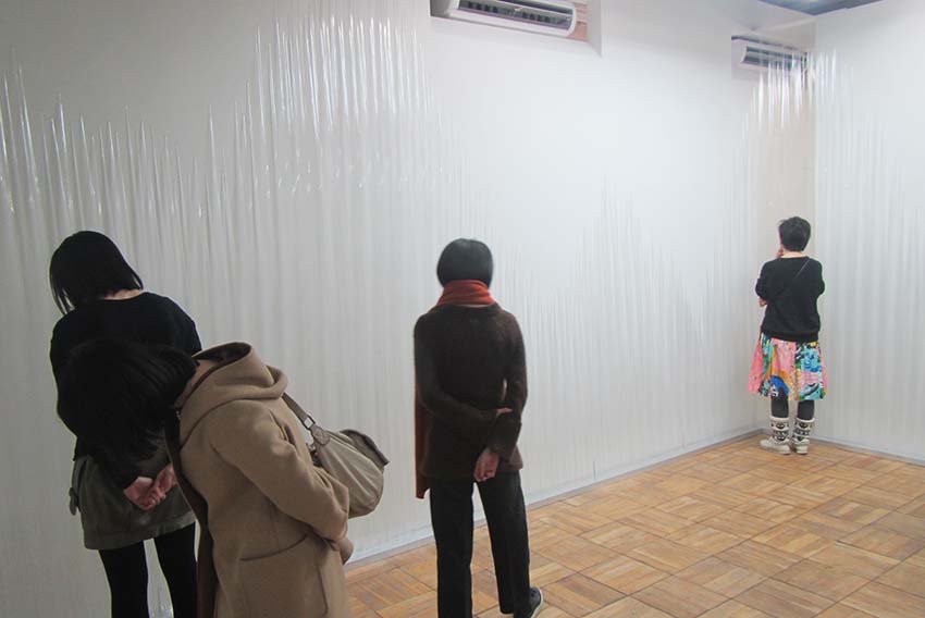 アーツ千代田3331のOUT of PLACEにて開催された中島崇「日々の機微」での小田川悠による対話型観賞のアートイベントです。