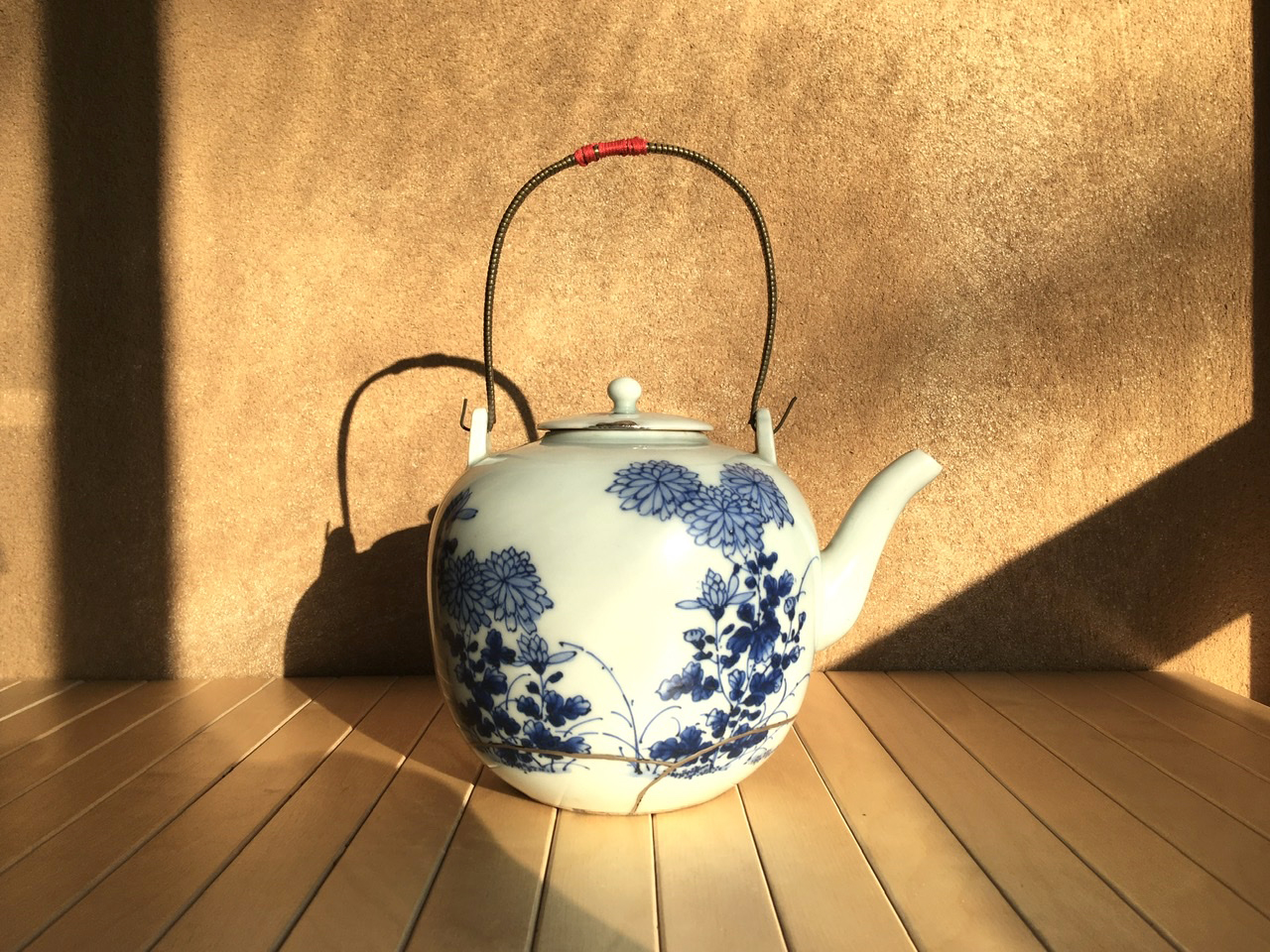 茨城県つくば牛久にて、器などの金継ぎ教室と、修復修理などを受けつけております。生徒さんの作品です。