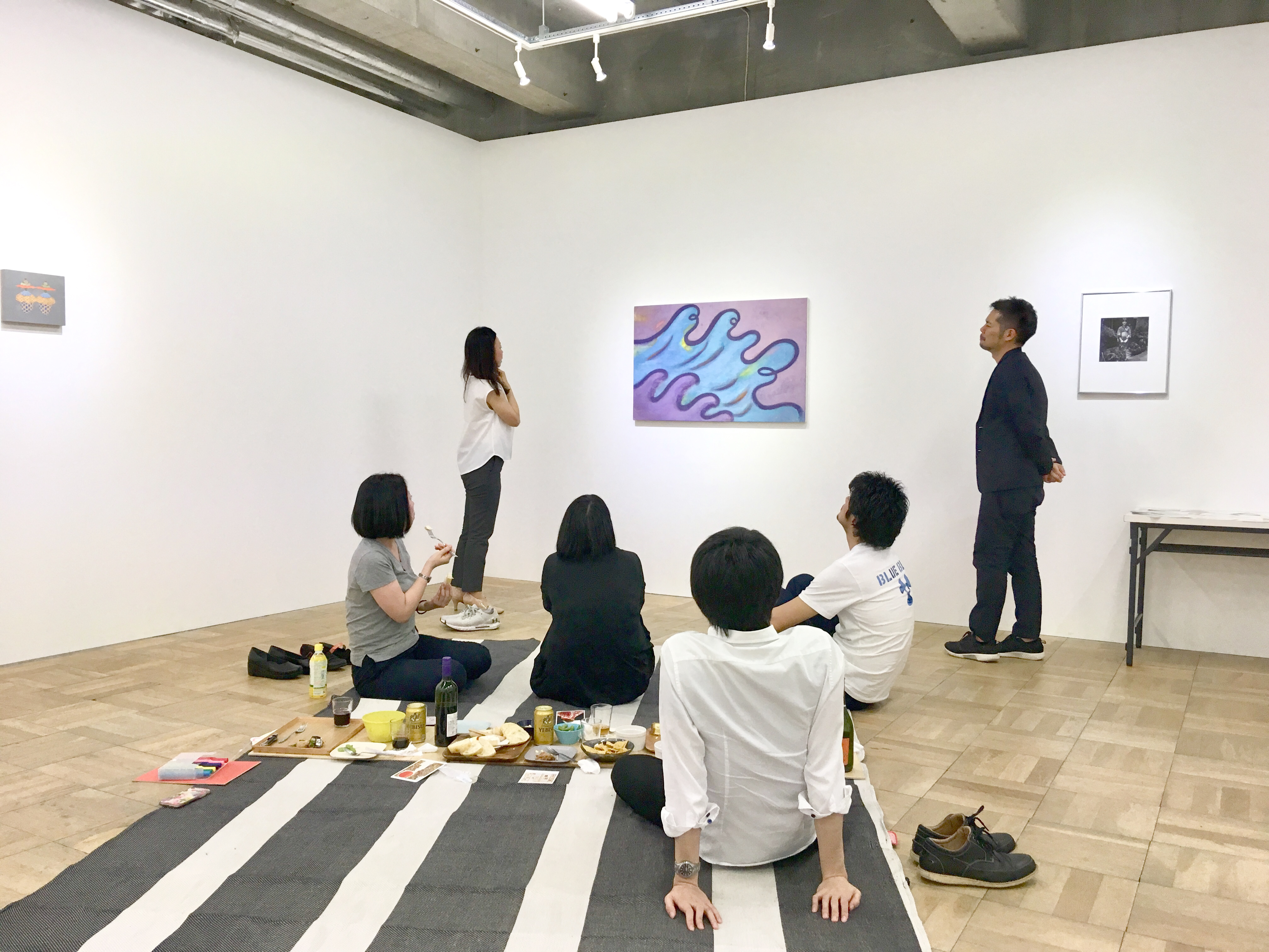 対話型観賞をベースに開催しているアートコミュニケーションランドリー小田川悠によるギャラリーアートピクニックイベント